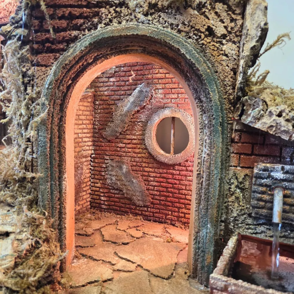Neapolitan-Style Ruin with Fountain and Lighting for 15–20 cm Nativity Figures