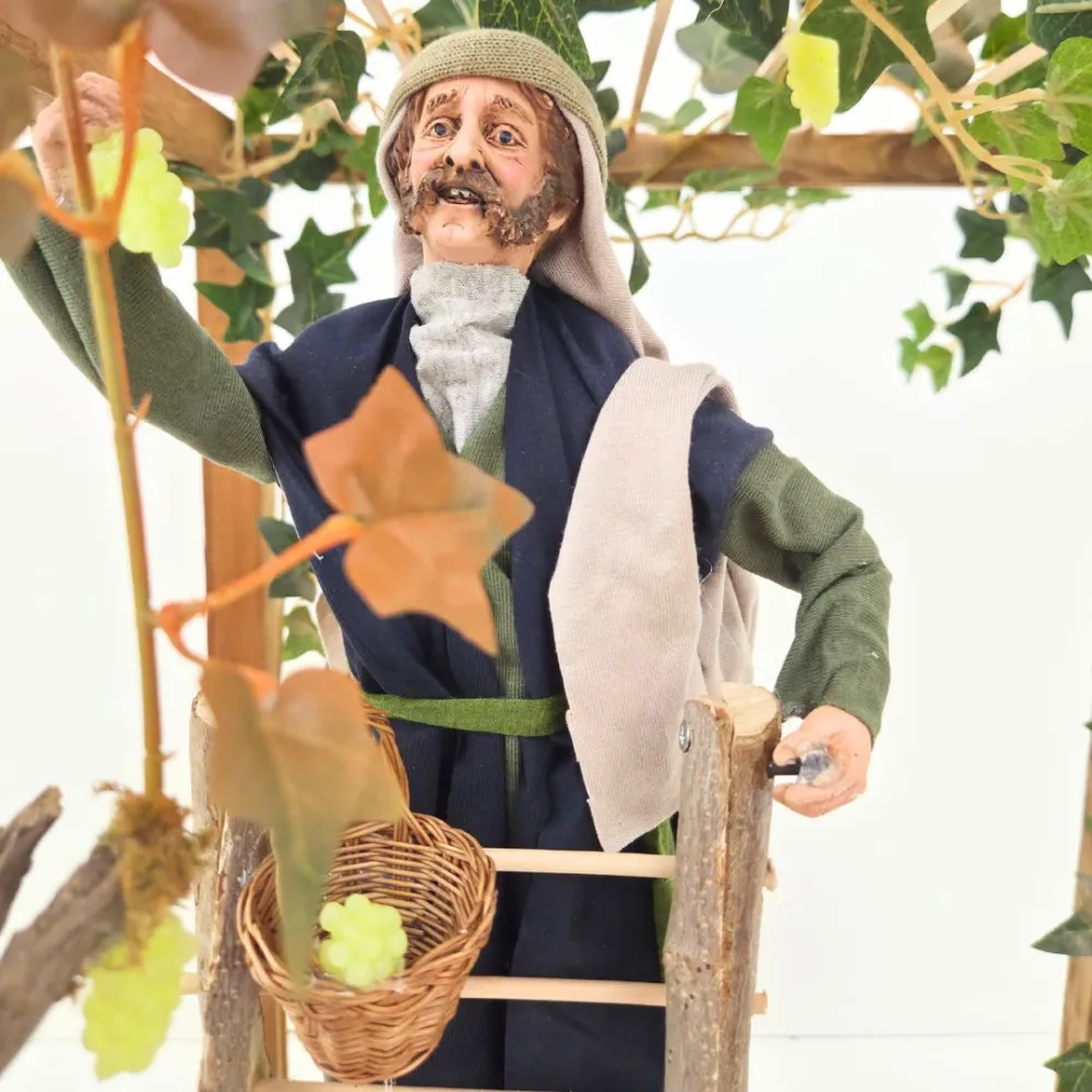 Animated Traditional Man Harvesting Grapes, 30 cm