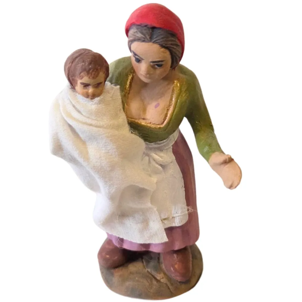 Donna con bambino in braccio in terracotta 10 cm