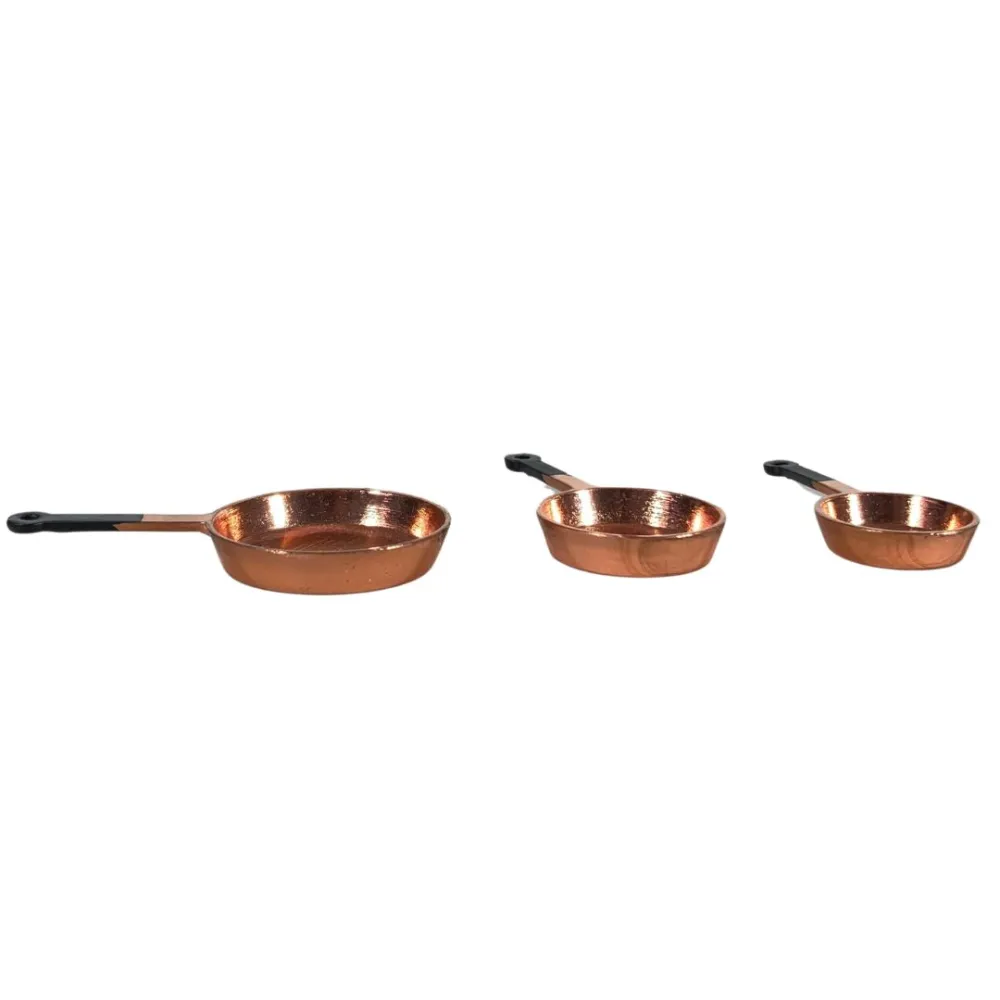 Set of 3 Copper Pans with Handles for 30 cm Nativity Figures
