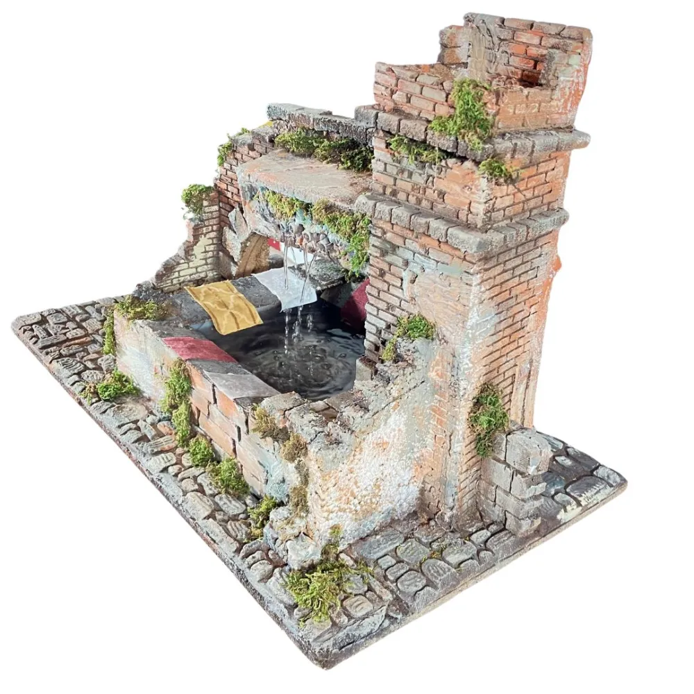 Lavatoio con torretta in sughero per statue da 20 cm