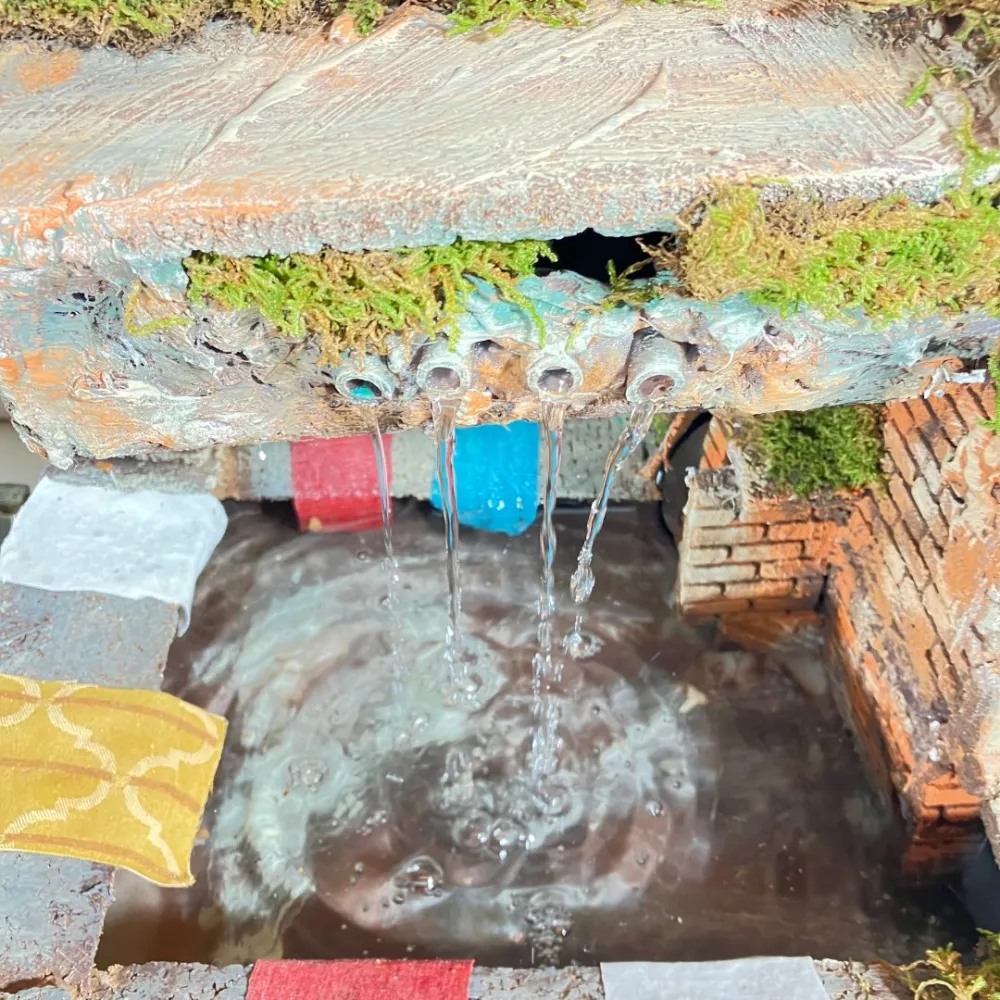 Cork wash basin with tower for 20 cm Nativity figures