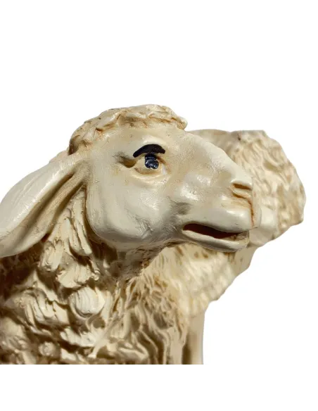 Pecora in resina che si gratta l'orecchio per statue da 25-30 cm