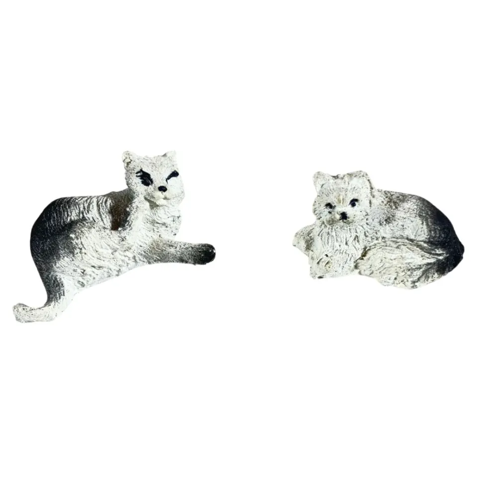Set of Two Resin Cats for 8–10 cm Nativity Figures