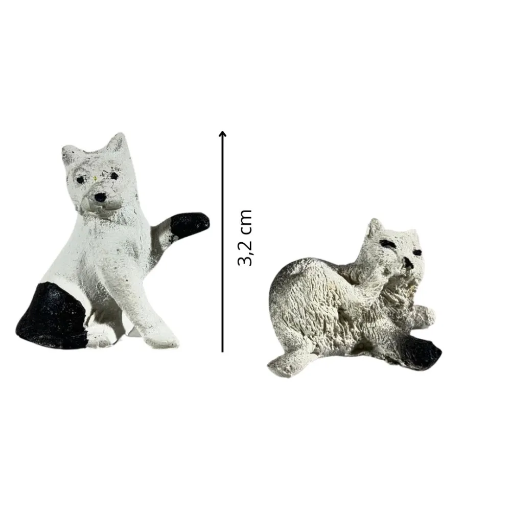 Set of Two Resin Cats for 12–15 cm Nativity Figures