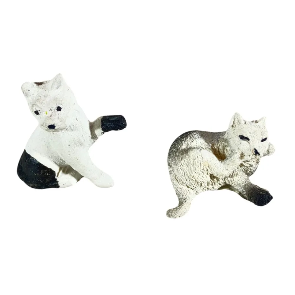 Set of Two Resin Cats for 12–15 cm Nativity Figures
