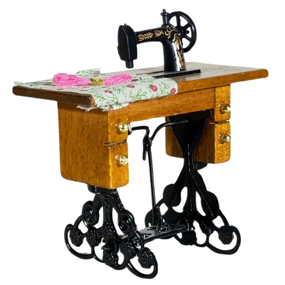 Sewing Machine for 12–15 cm Nativity Figures
