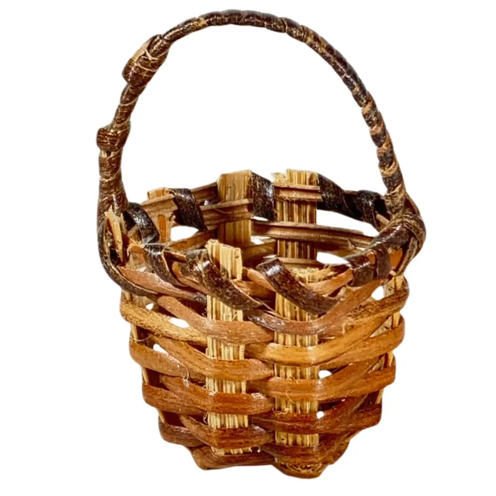 Two-Tone Wicker Basket with Handle for 15 cm Nativity Figures