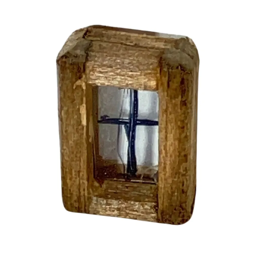 Wooden window with faux glass for 5 cm Nativity figures