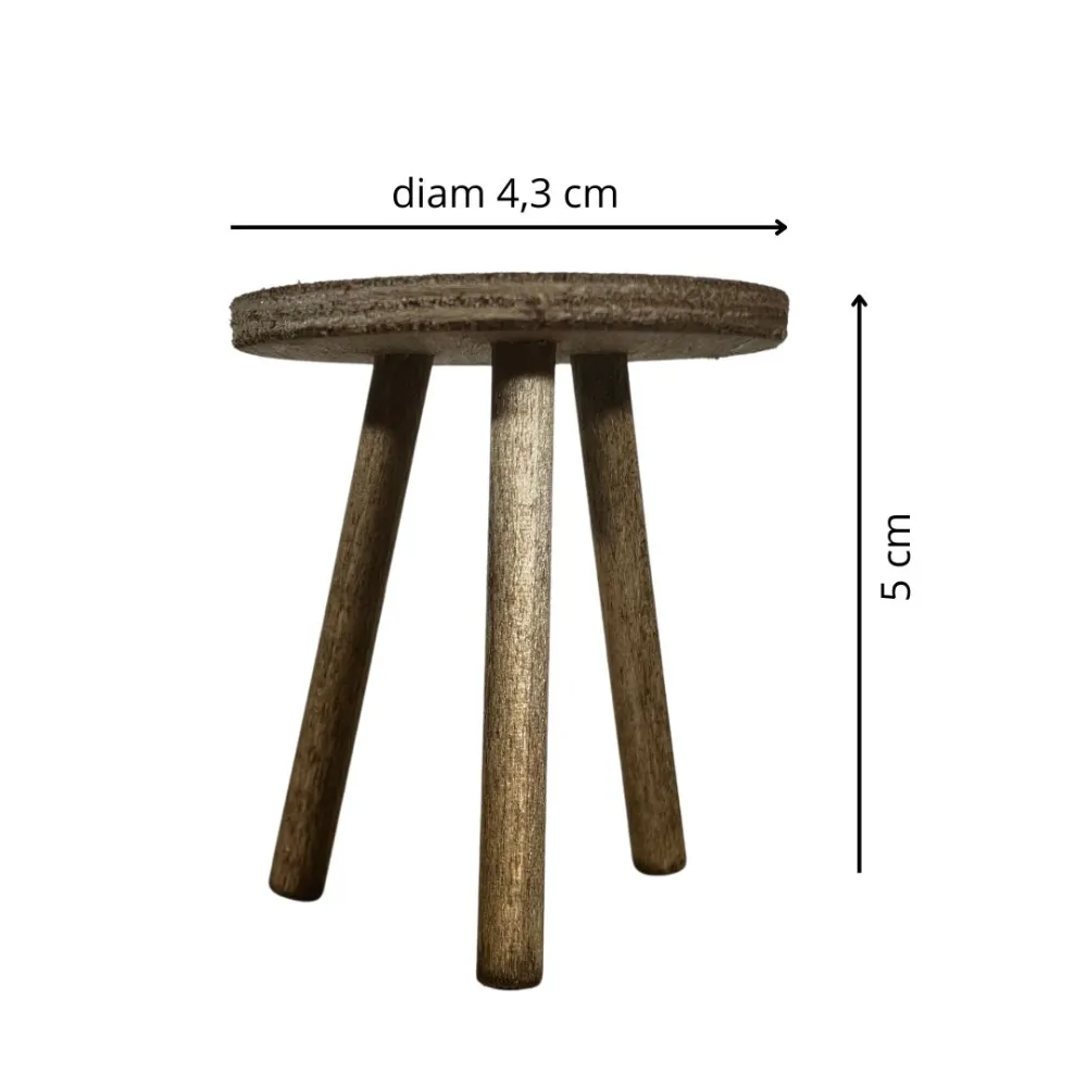 Round three-legged wooden stool for 25 cm Nativity figures