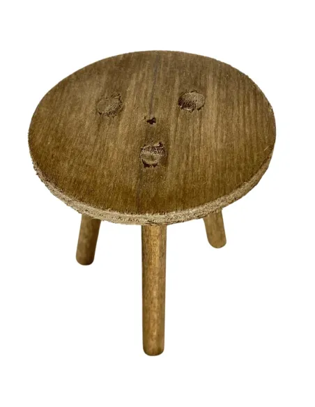 Round three-legged wooden stool for 25 cm Nativity figures