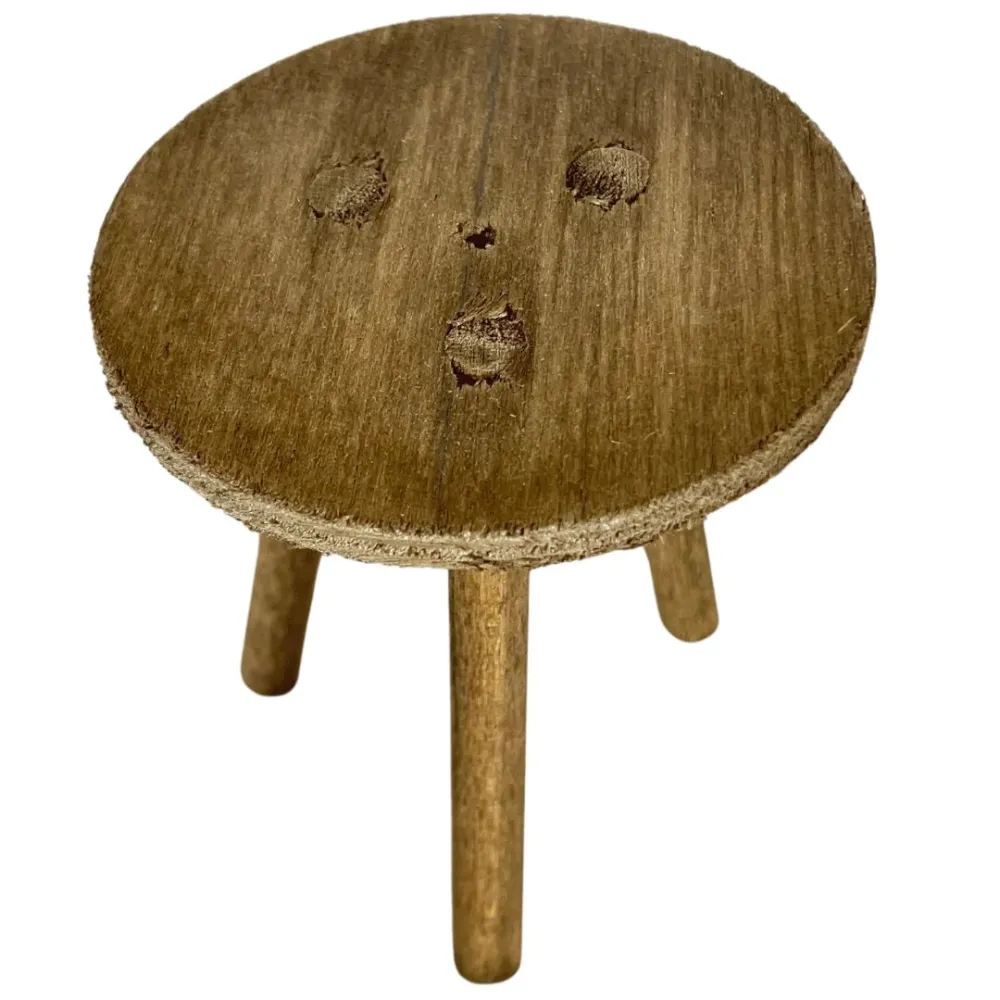 Round three-legged wooden stool for 30 cm Nativity figures