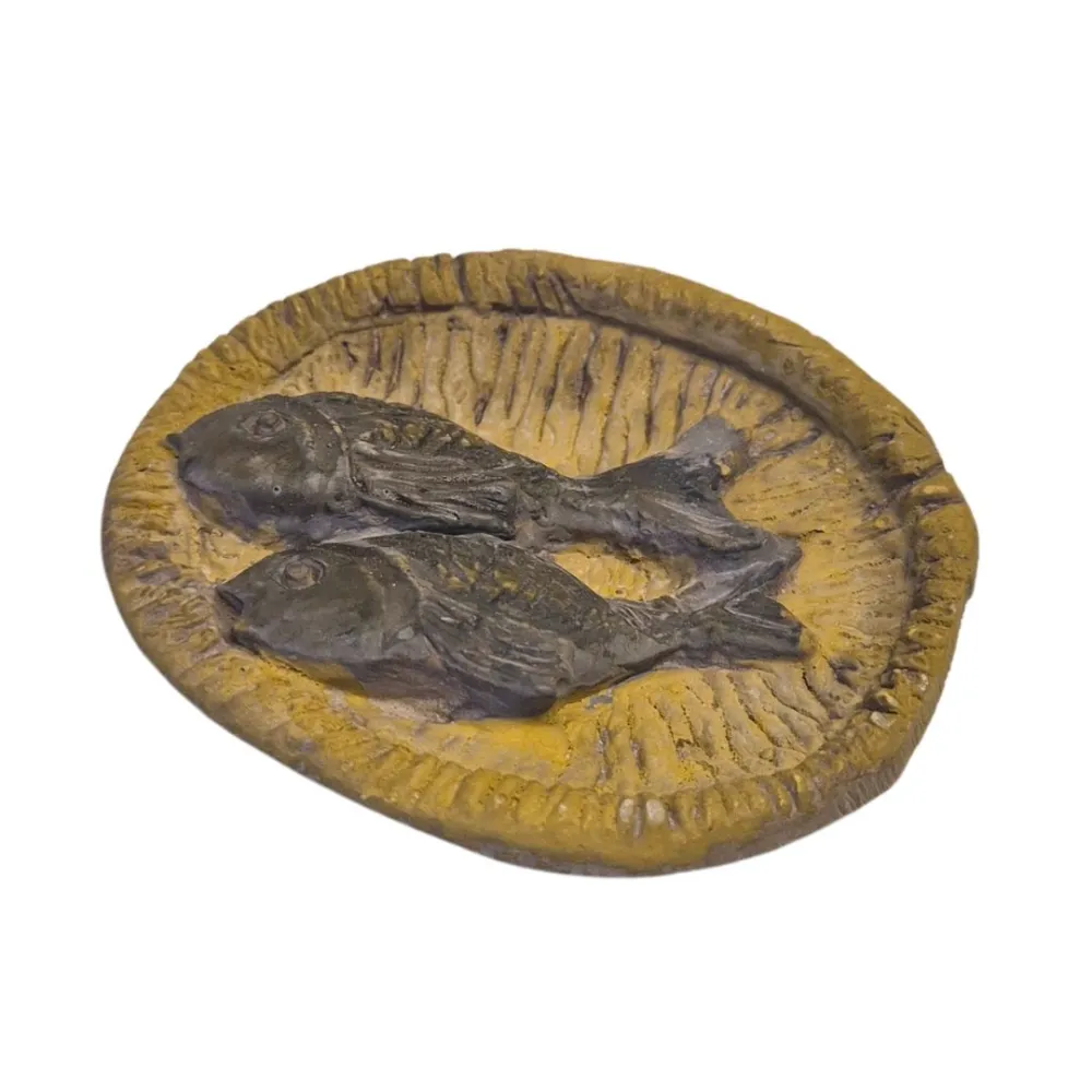 Plaster Basket with Fish for 30 cm Nativity Figures