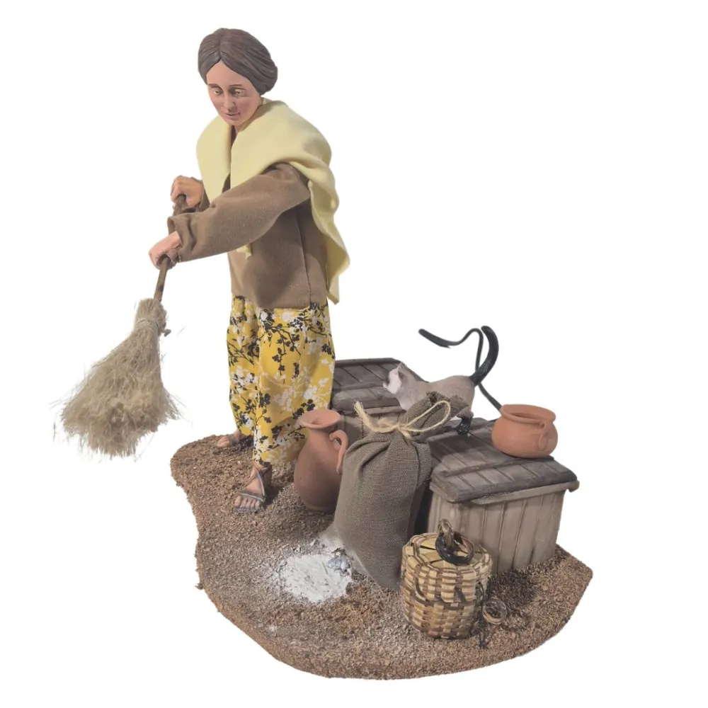 Animated Traditional Woman Chasing a Mouse - 30 cm