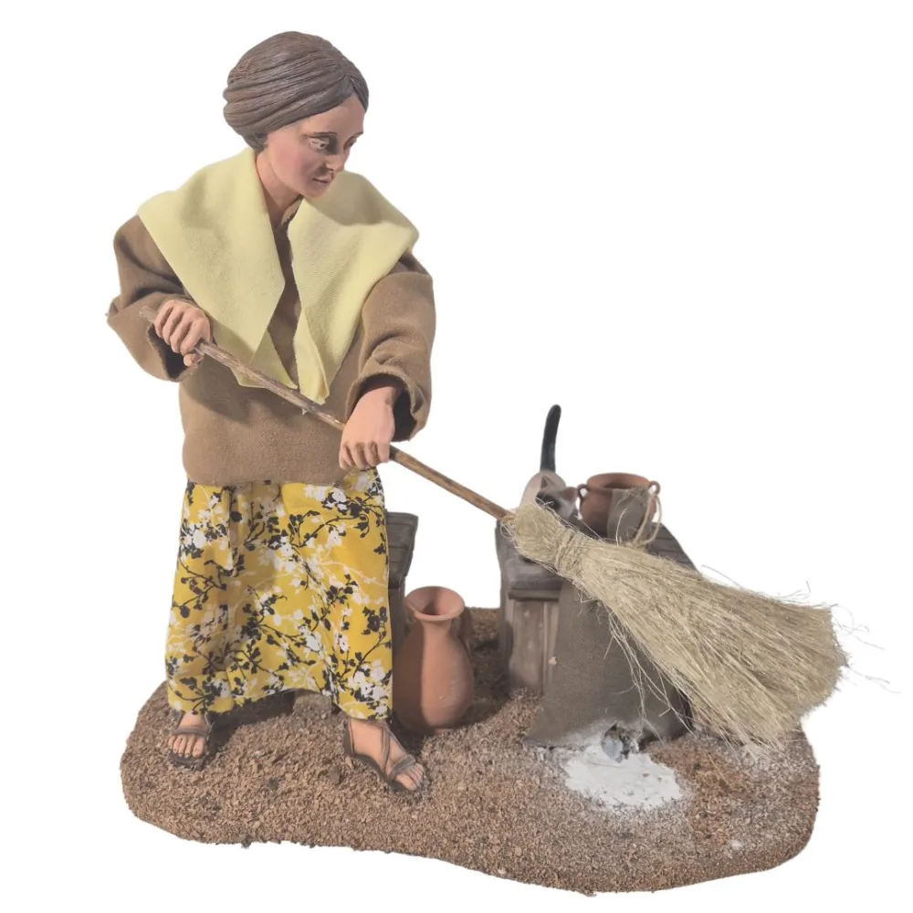 Animated Traditional Woman Chasing a Mouse - 30 cm