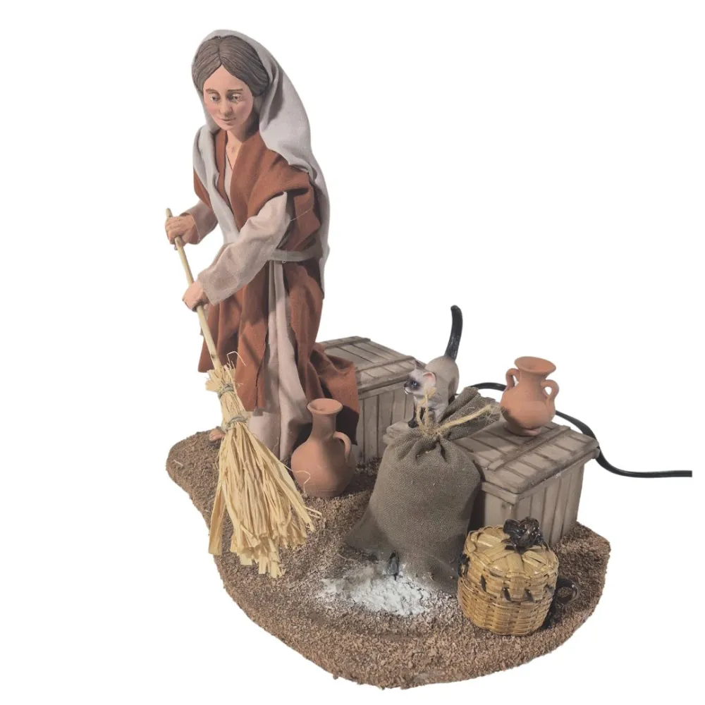 Animated Palestinian Woman Chasing a Mouse - 30 cm