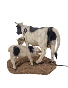 Mucca pezzata con vitello in movimento per statue da 30 cm 2