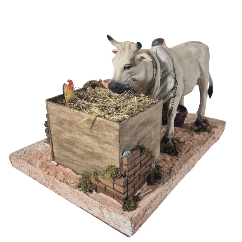 Animated Traditional Milker with White Cow - 30 cm