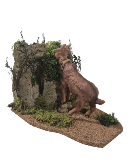 Capra marrone bruca su greppo in movimento per statue da 30 cm