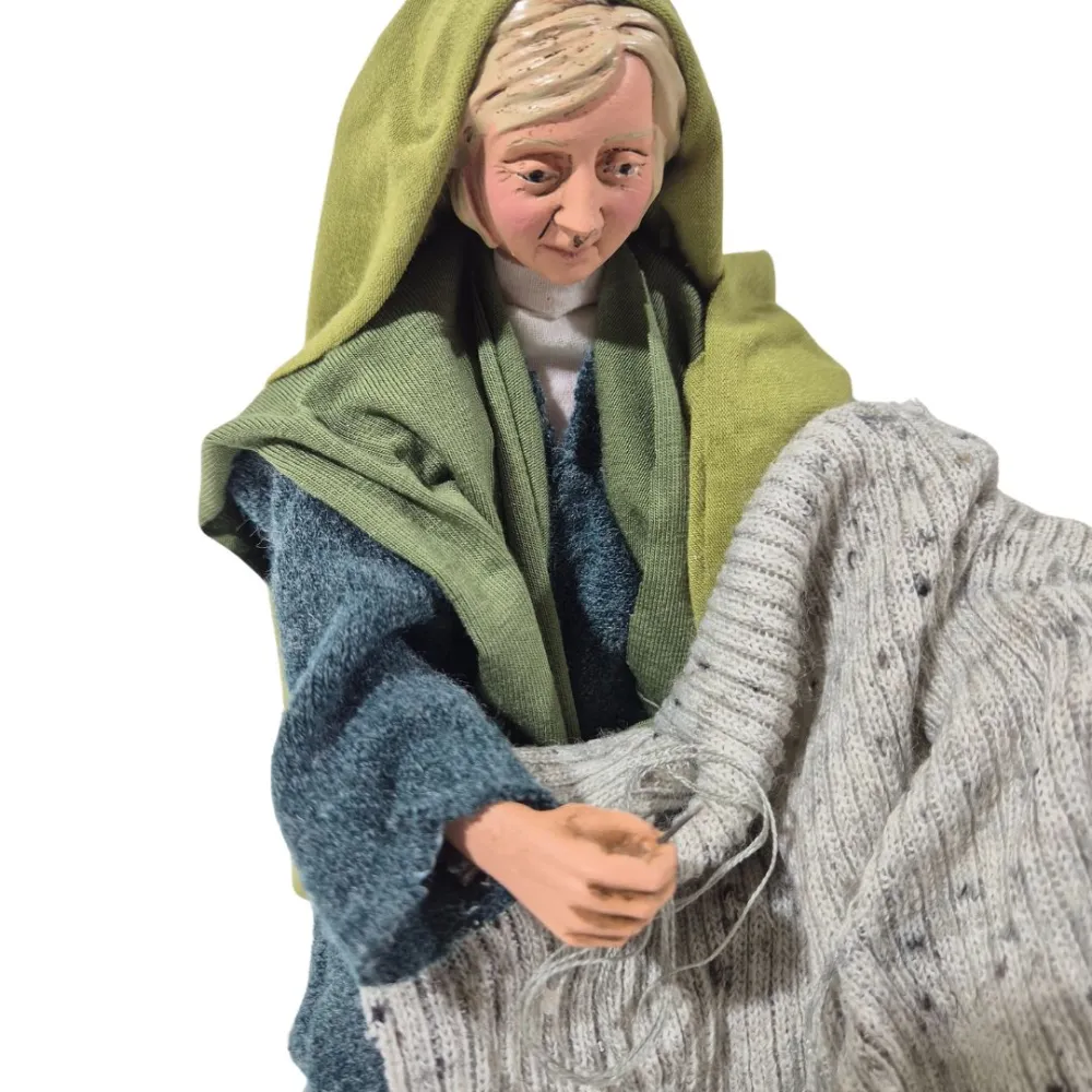Animated Palestinian Knitting Woman - 30 cm