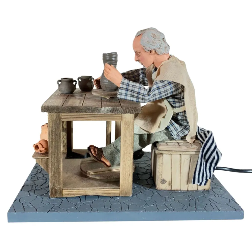 Animated Traditional Potter - 30 cm