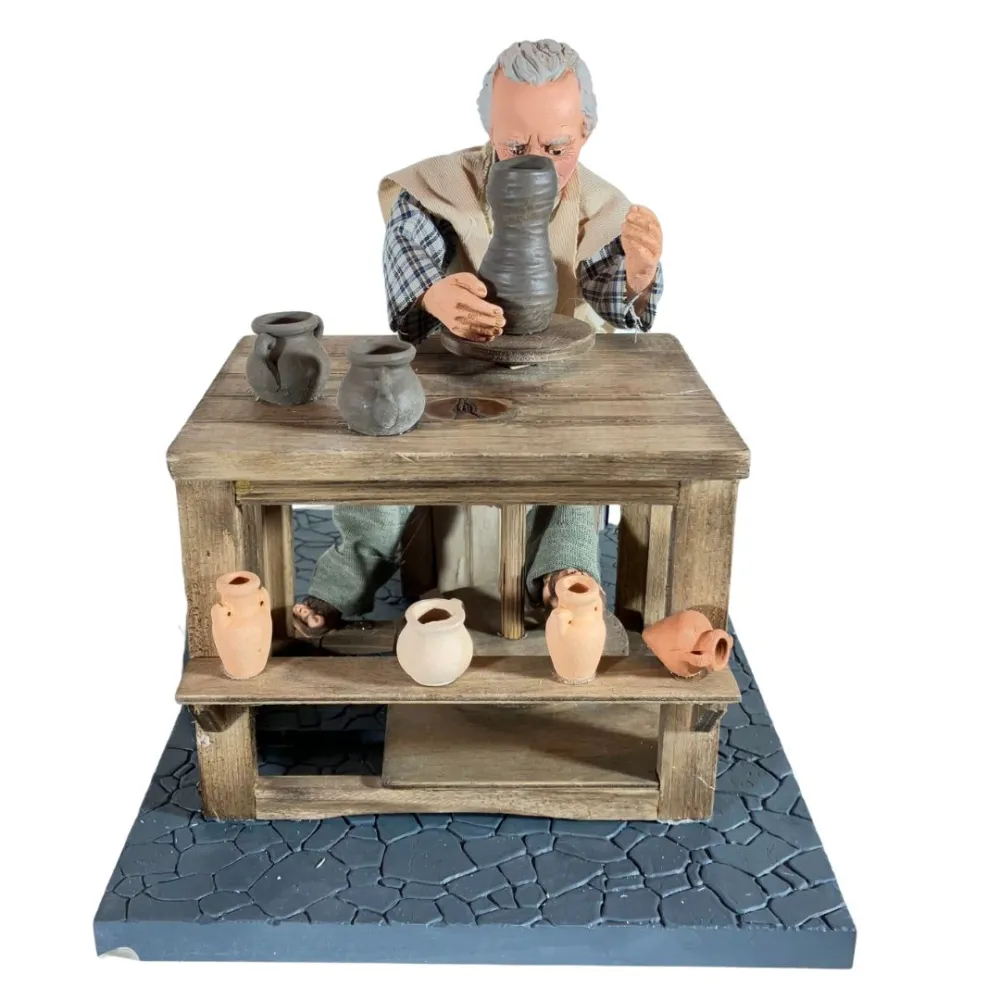 Animated Traditional Potter - 30 cm