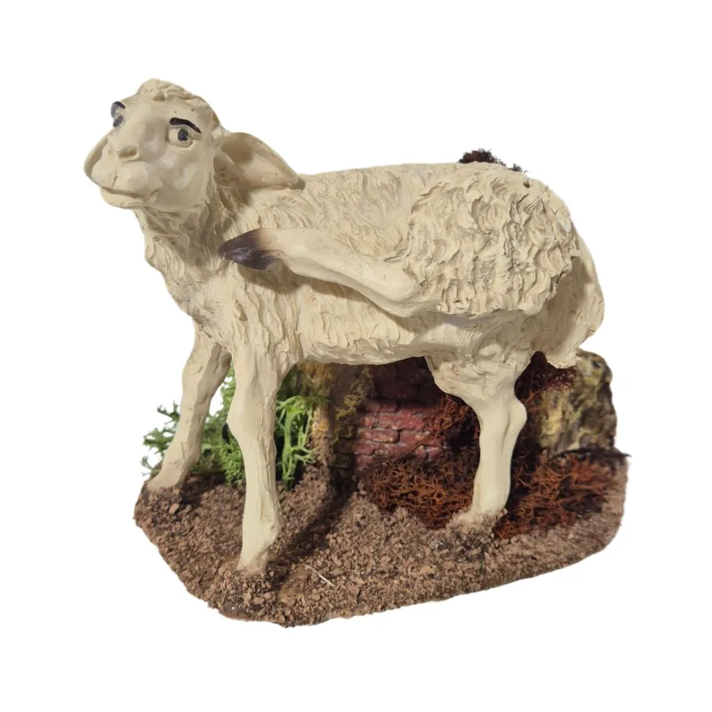 Pecora che si gratta l'orecchio in movimento per statue da 30 cm