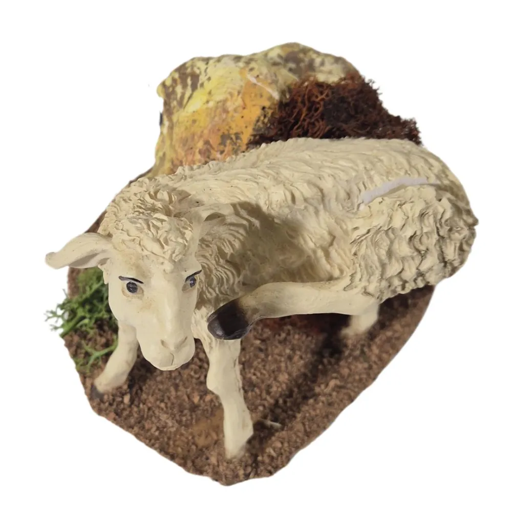 Pecora che si gratta l'orecchio in movimento per statue da 30 cm