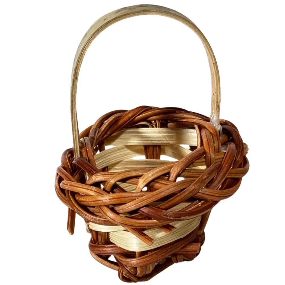 Two-Tone Oval Wicker Basket with Handle for 20 cm Nativity Figures