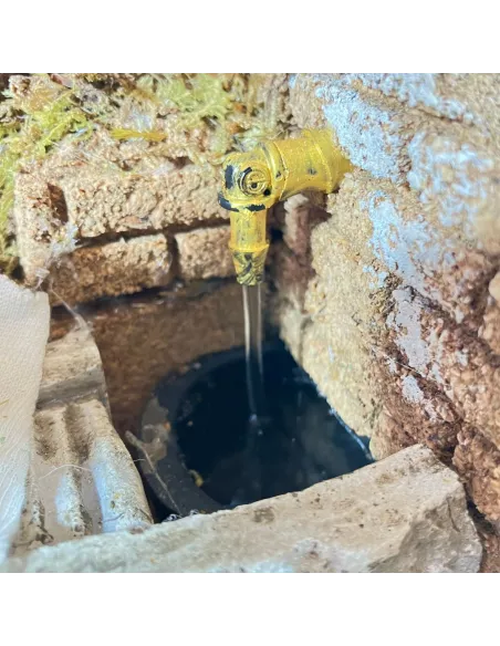 Animated 10 cm Landi Washerwoman with Working Fountain