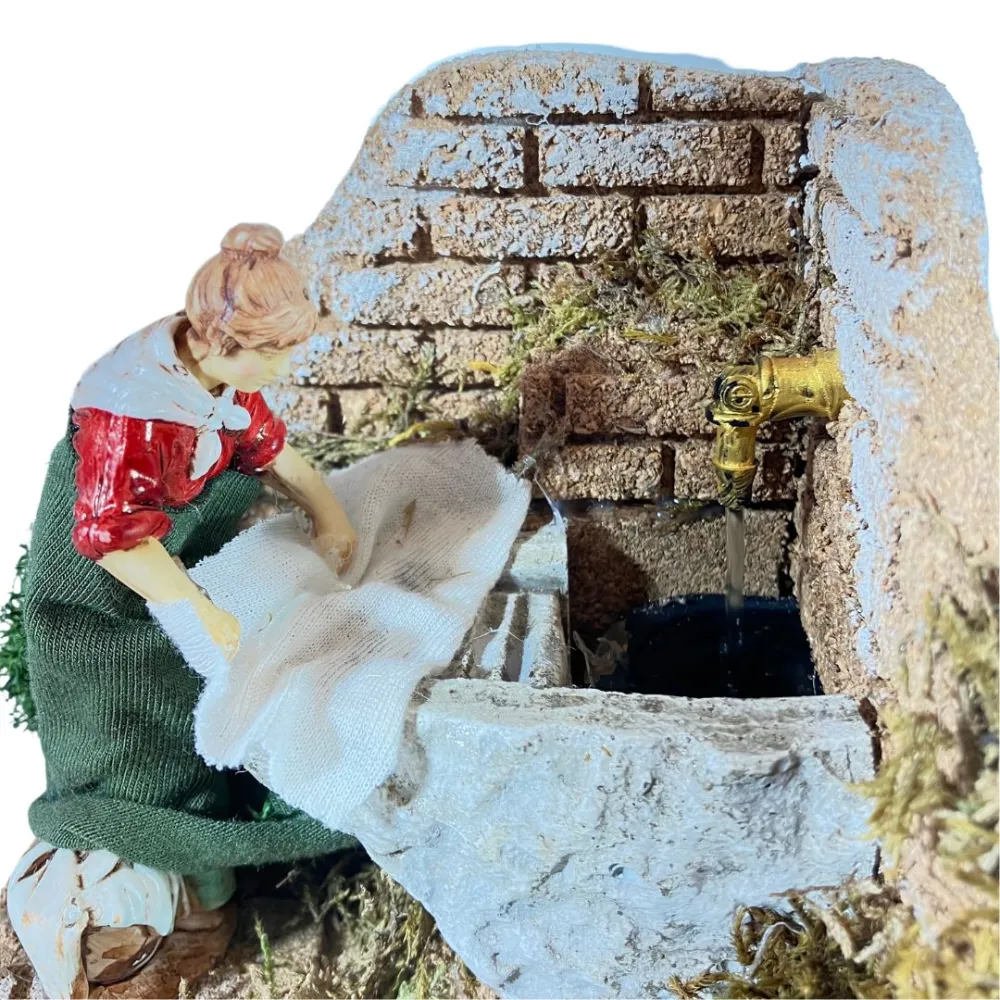 Animated 10 cm Landi Washerwoman with Working Fountain