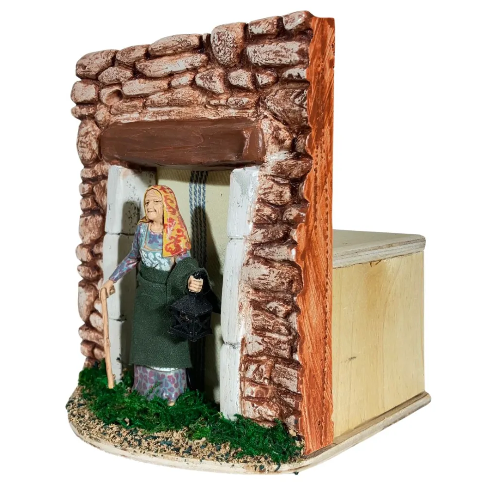 Animated 10 cm Landi Elderly Woman with Lantern