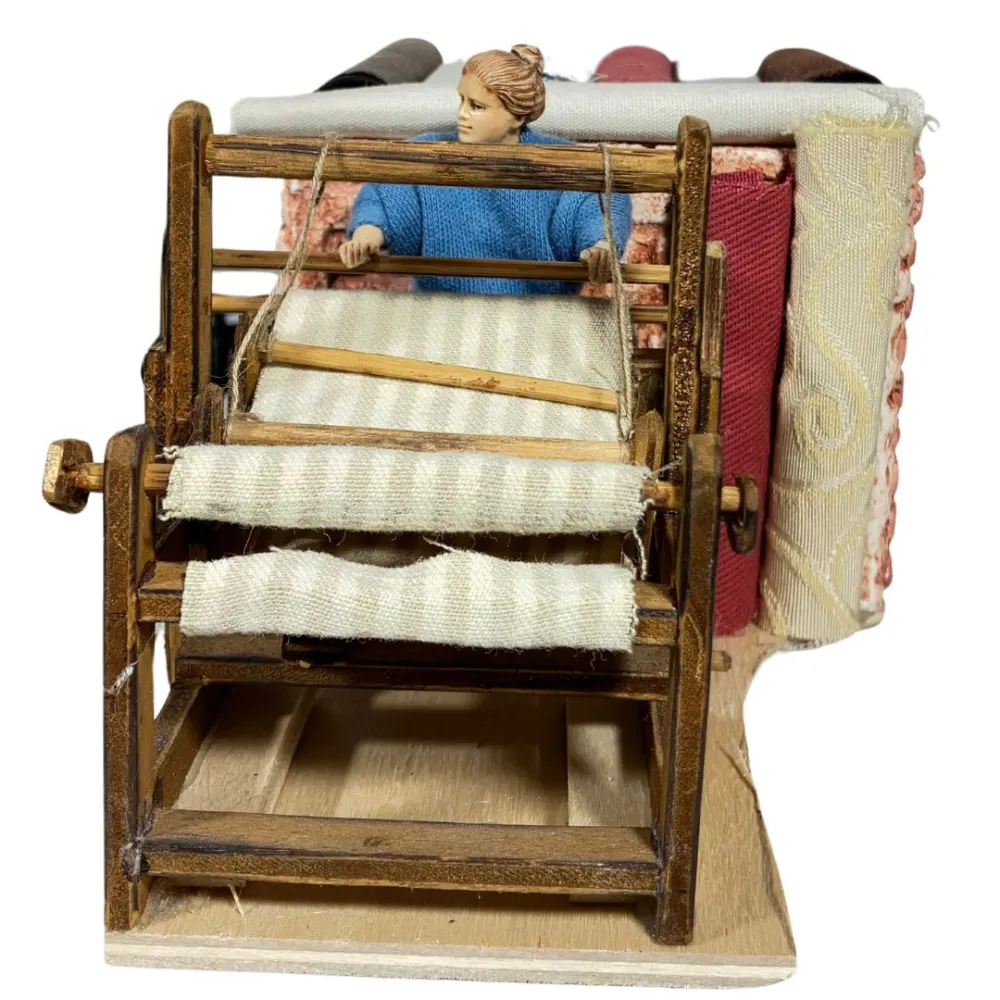 Animated 10 cm Landi Woman at the Loom