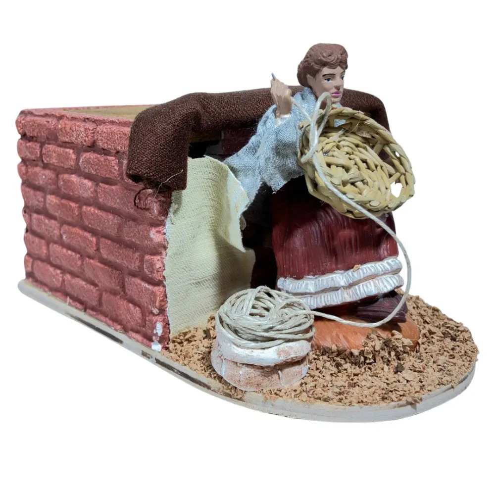 Animated 10 cm Oliver Woman Basket Weaver