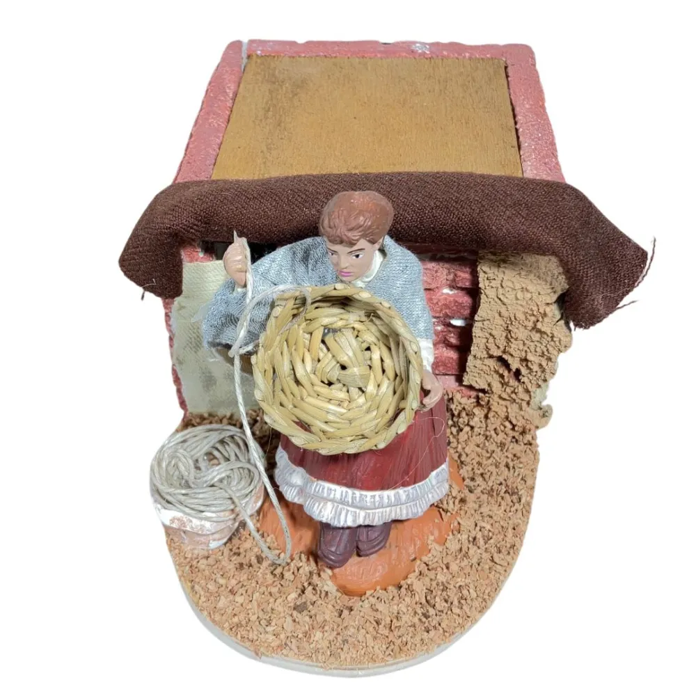 Animated 10 cm Oliver Woman Basket Weaver