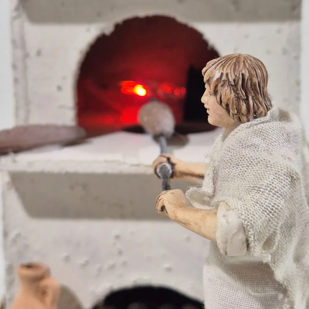Animated 10 cm Landi Palestinian Baker with fire-effect