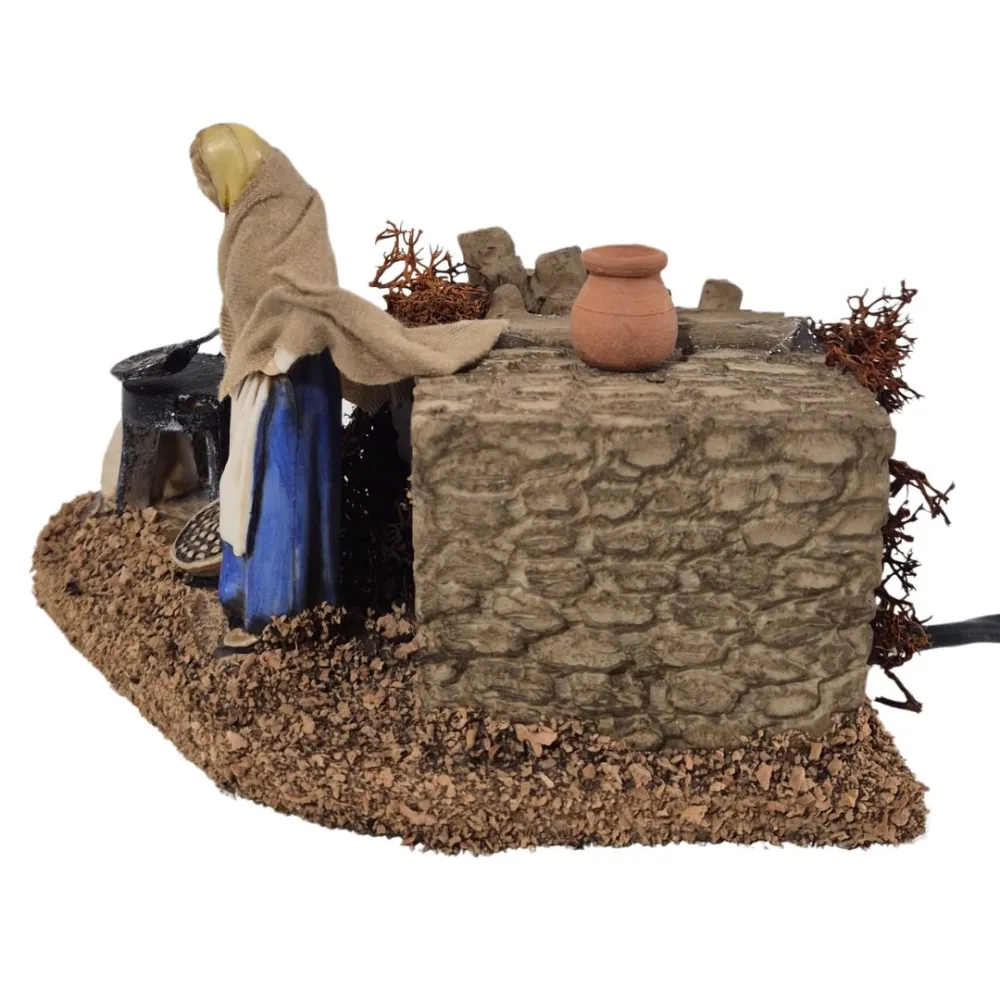 Animated 8 cm Landi Woman Roasting Chestnuts