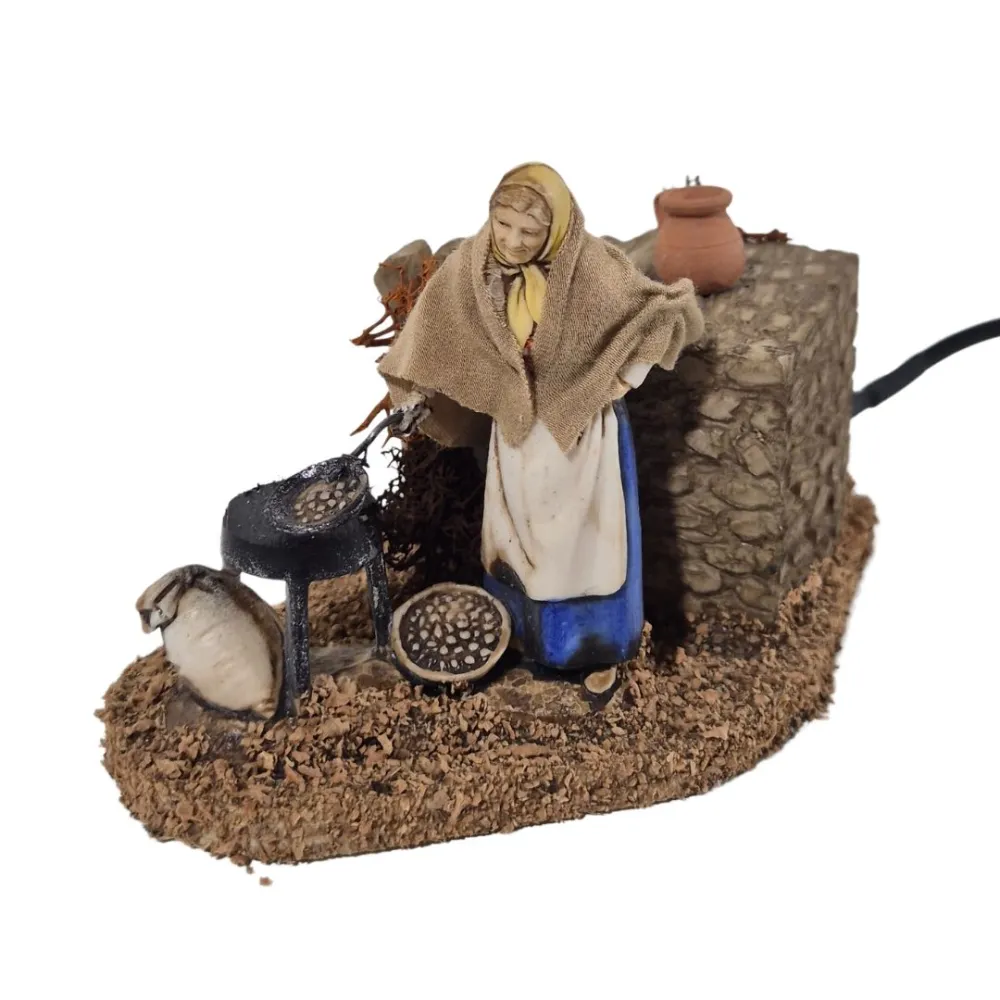 Animated 8 cm Landi Woman Roasting Chestnuts