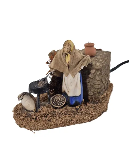 Animated 8 cm Landi Woman Roasting Chestnuts