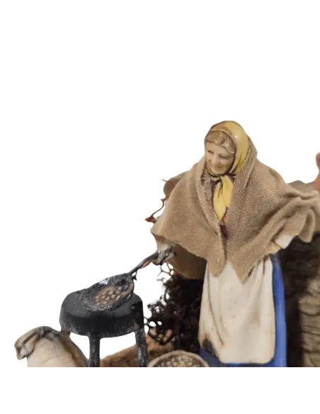 Animated 8 cm Landi Woman Roasting Chestnuts
