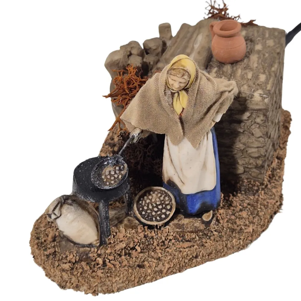 Animated 8 cm Landi Woman Roasting Chestnuts