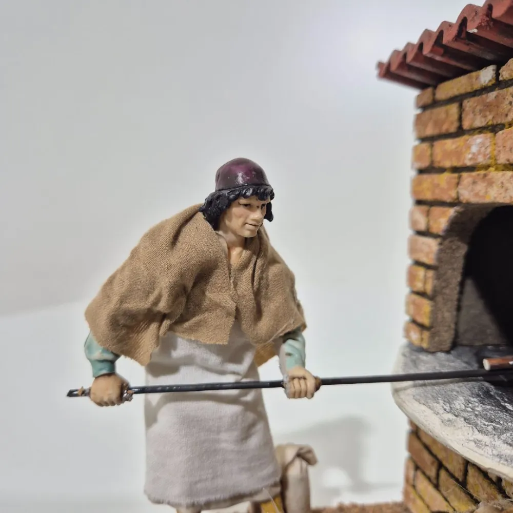 Animated 12 cm Landi Baker with Fire