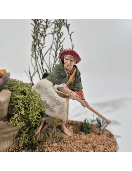 Animated 10 cm Landi Hoeing Farmer