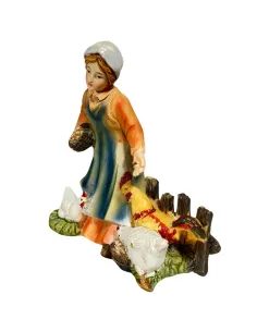 Young Woman with Three Hens – 10 cm 2