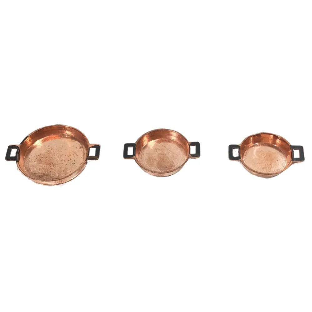 Set of 3 Copper-Effect Metal Pans for 30 cm Nativity Figures