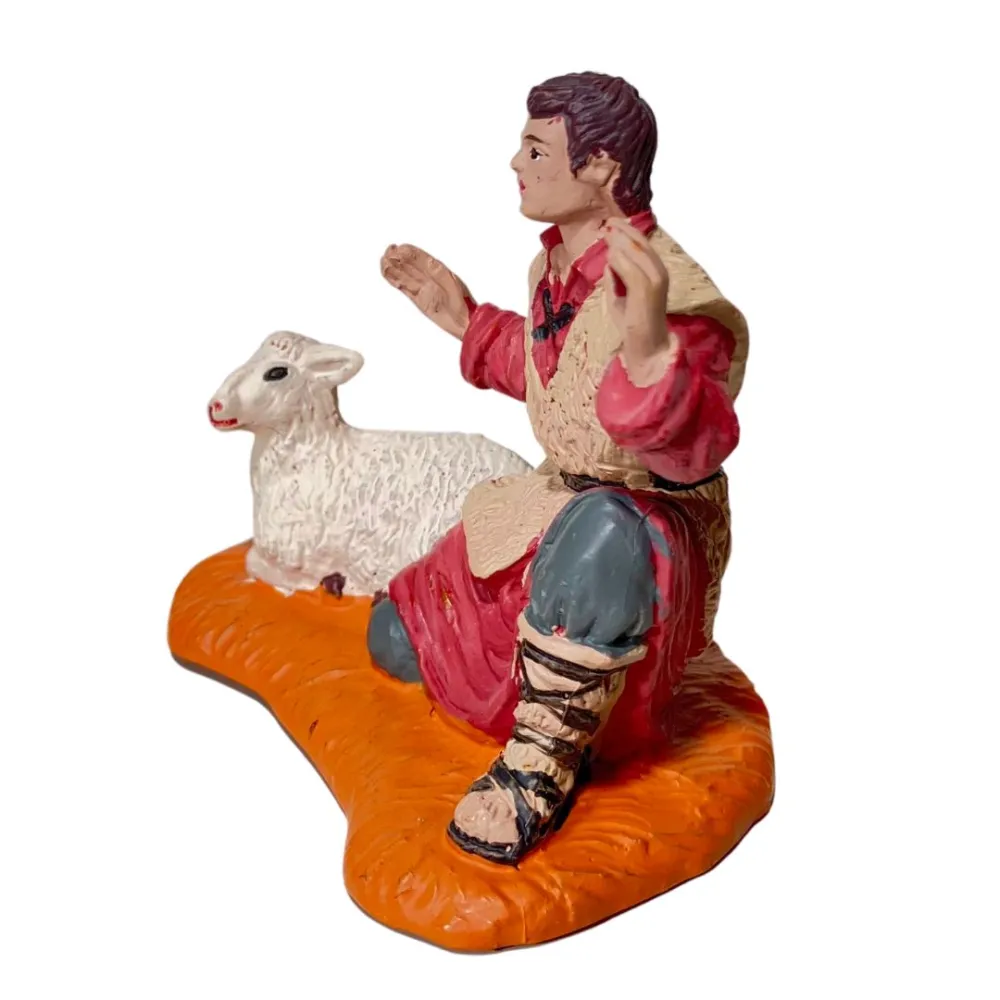 Oliver Adoring Shepherd in Red with Lamb, 10 cm