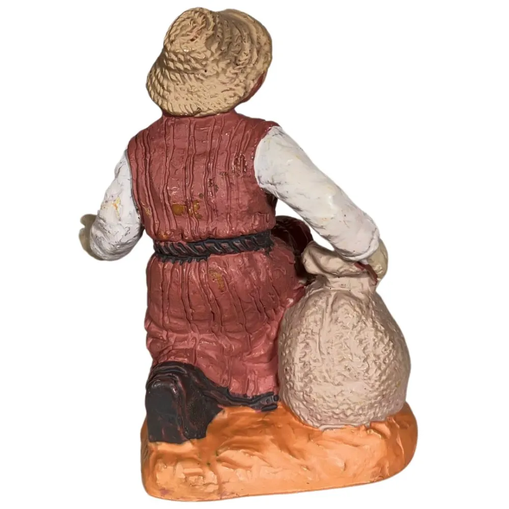 Kneeling Farmer with Sack – Oliver, 8 cm