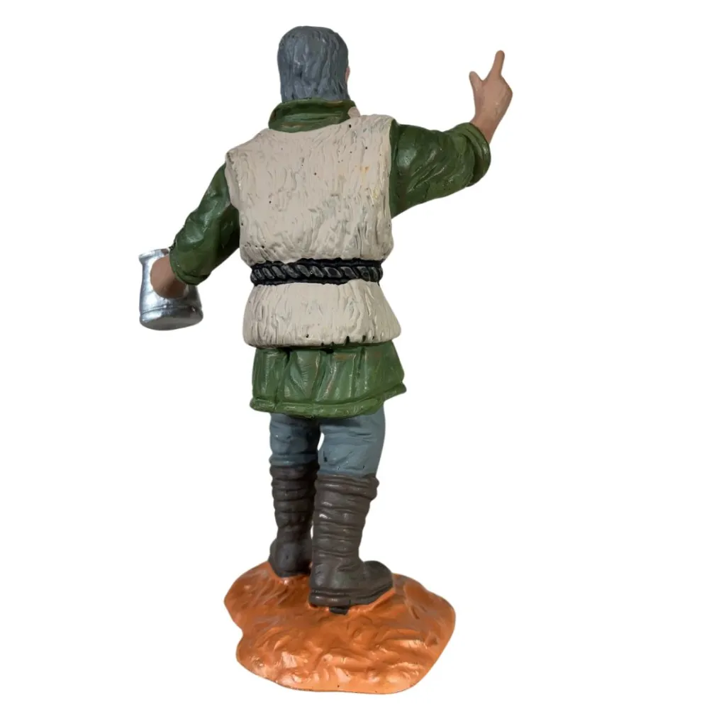 Standing Innkeeper – Oliver, 8 cm