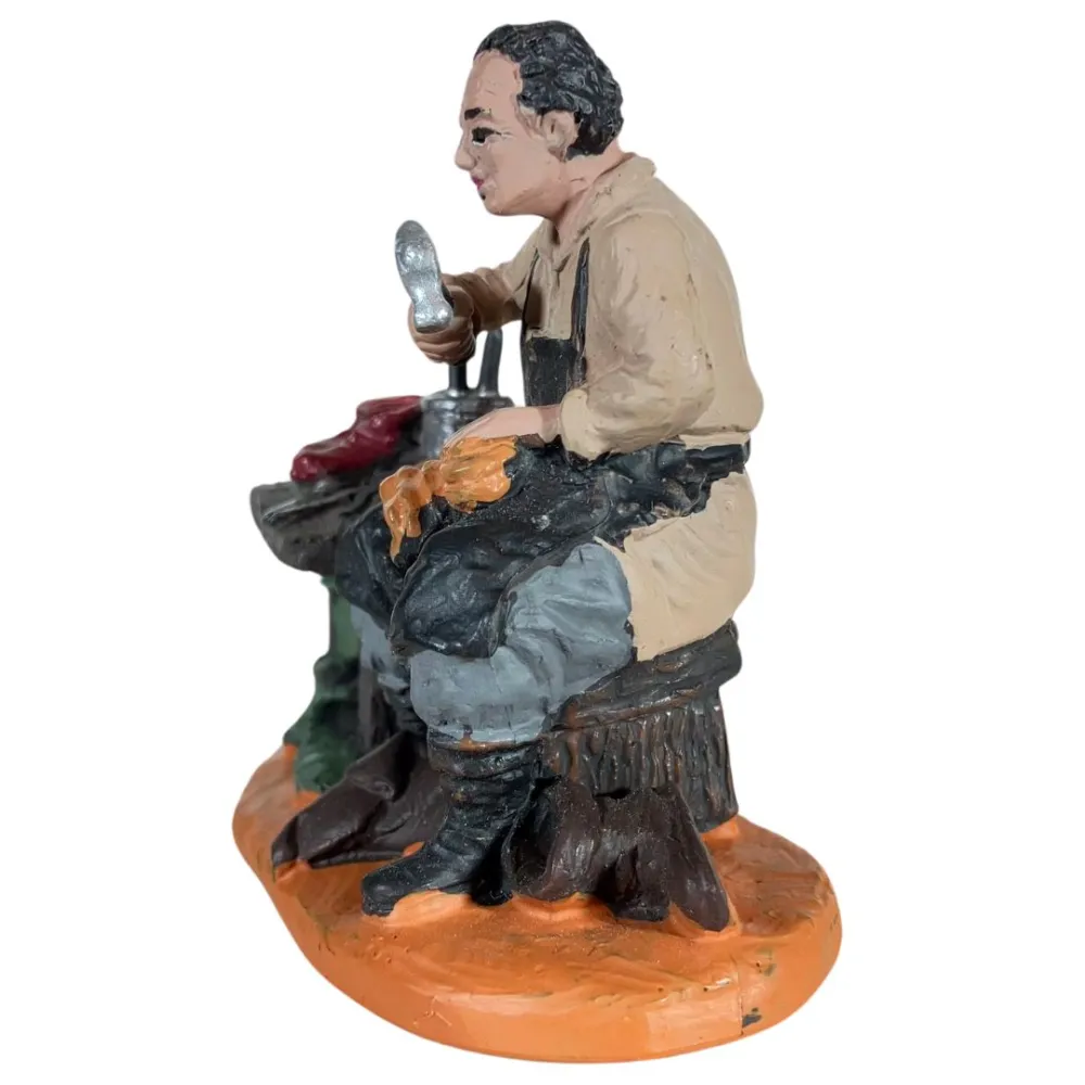 Oliver Shoemaker with Workshop Accessories, 8 cm