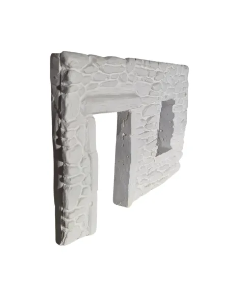 Parete in gesso finta pietra con aperture colore neutro per statue da 8-10 cm